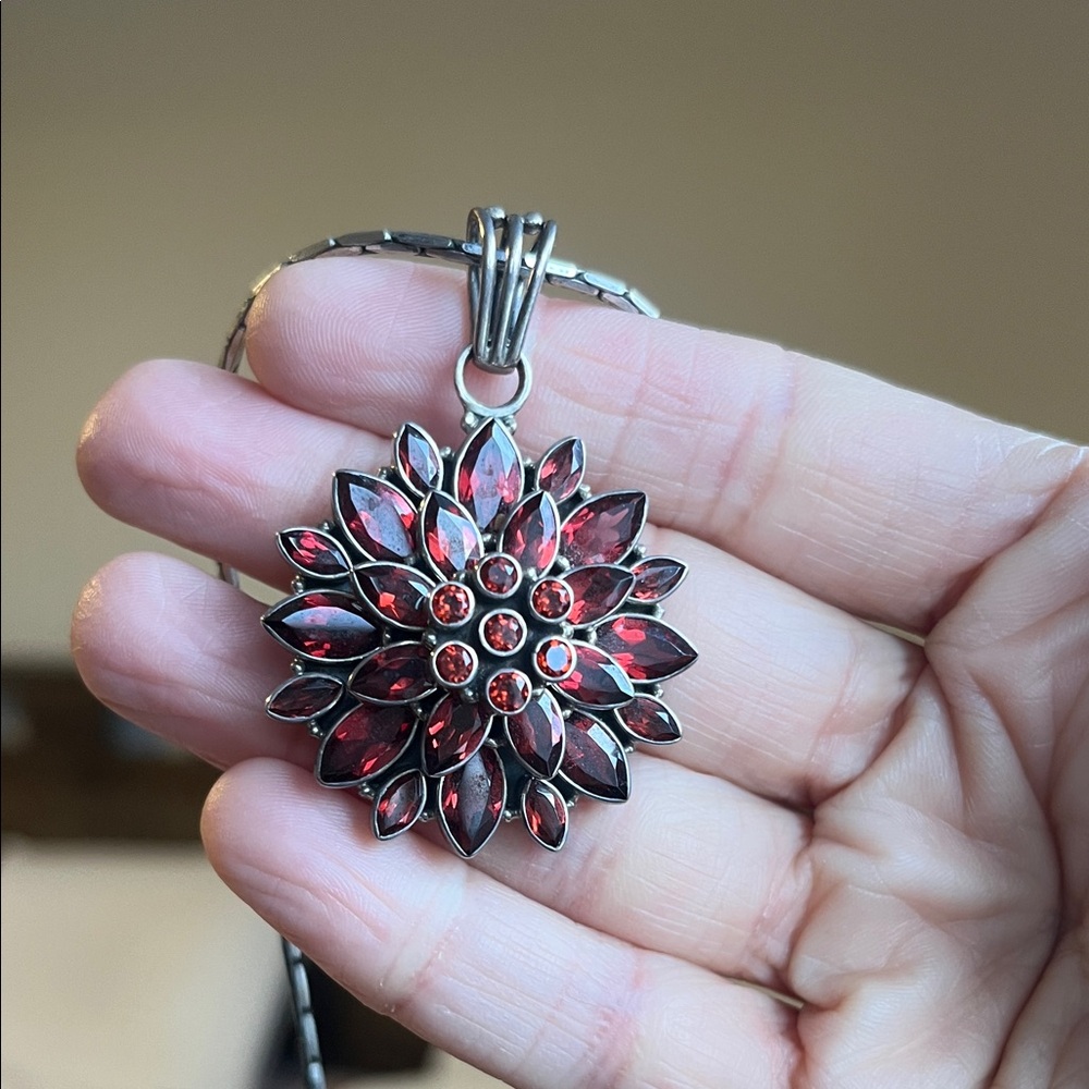 925 Sterling silver garnet flower necklace